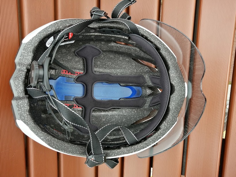OGK-Kabuto AERO-R2ヘルメット